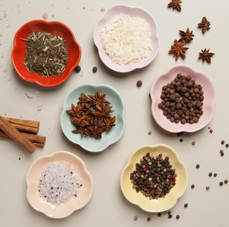 Flower Shaped Pinch Bowl set of 6